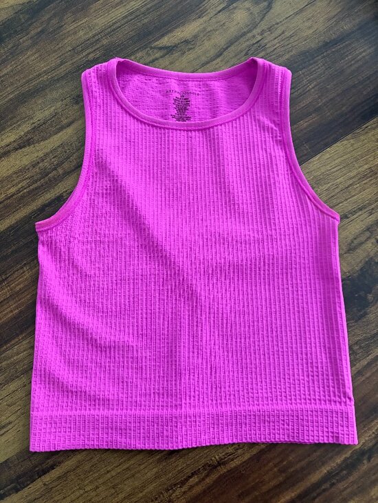 Anthropologie Tops - Reegan Seamless Ribbed Cropped Tank Top (S/M)